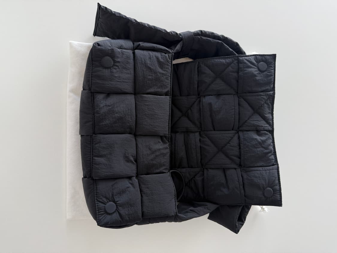 보테가 베네타 패딩 테크 카세트백 상품이미지3