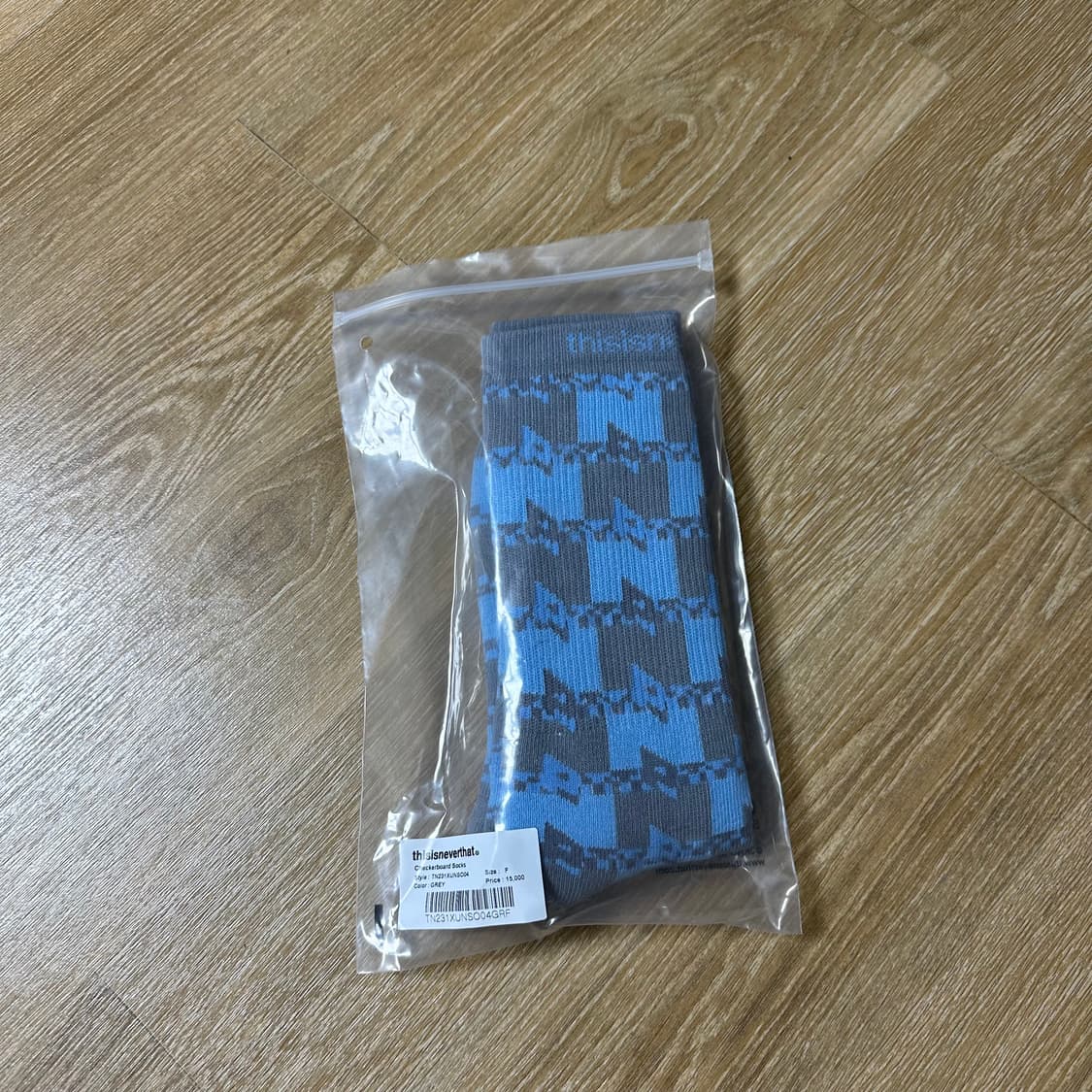 새상품 디스이즈네버댓 체커보드 양말 그레이 상품이미지2