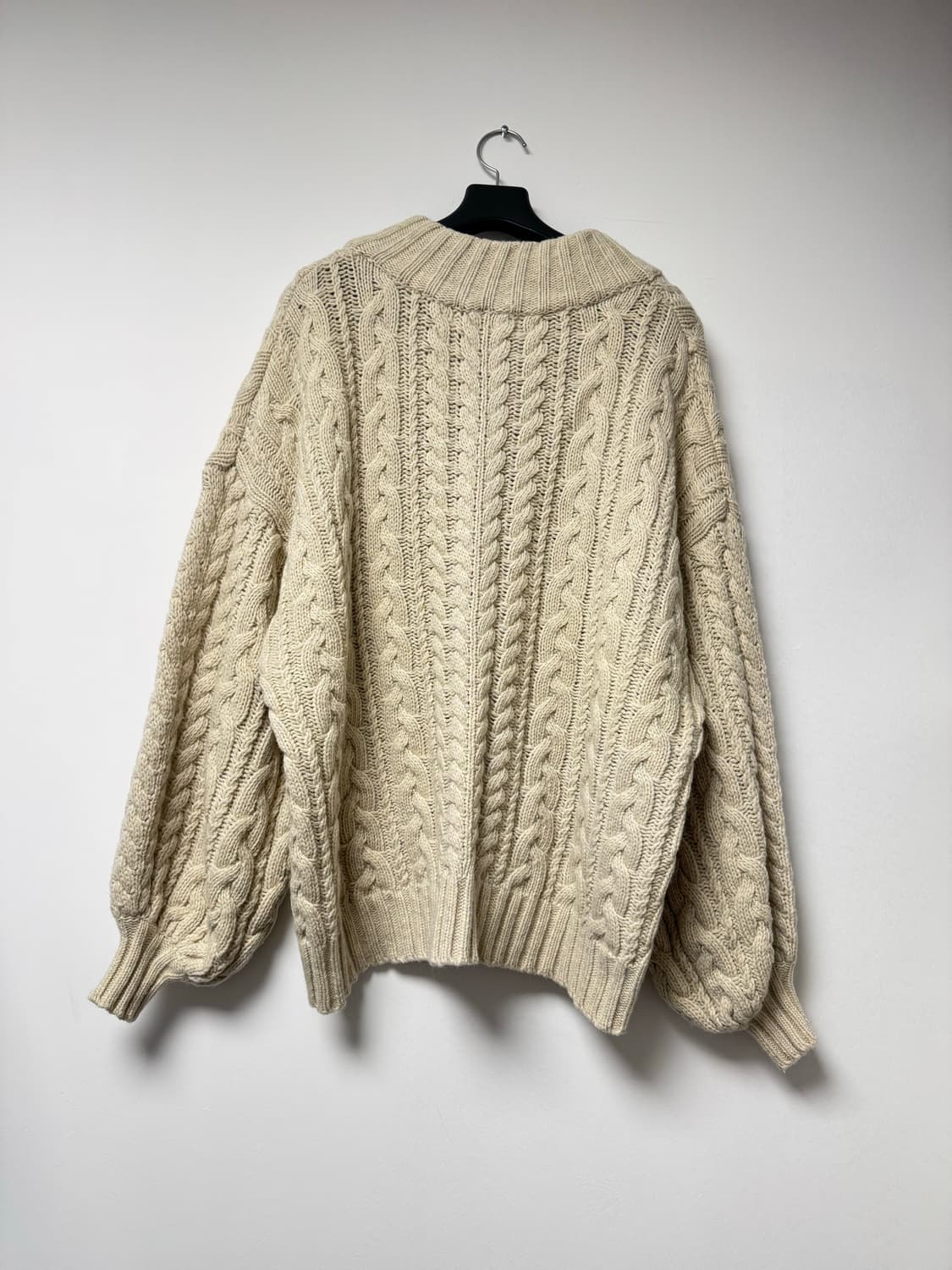 언앤써드미스테리 케이블 꽈배기 아이보리 브이넥 오버핏 니트 스웨터 F 상품이미지6