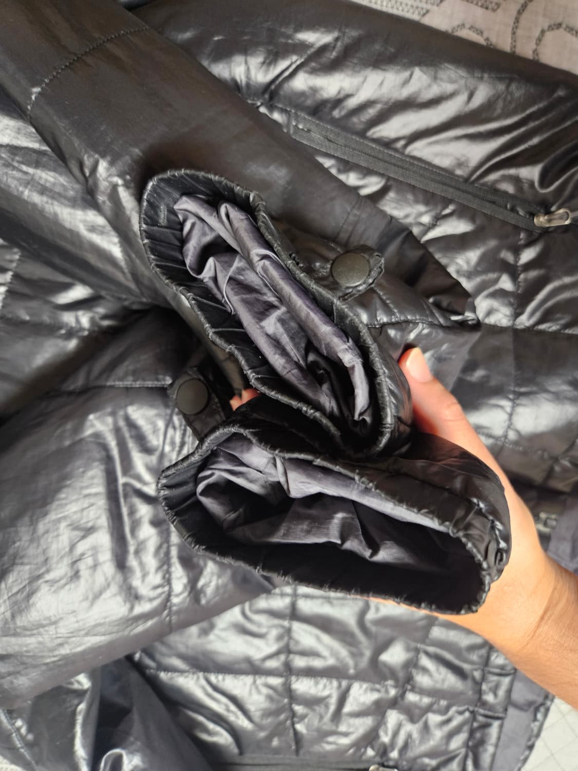 [XL] 몽벨 경량 패딩 점퍼 블랙 상품이미지4