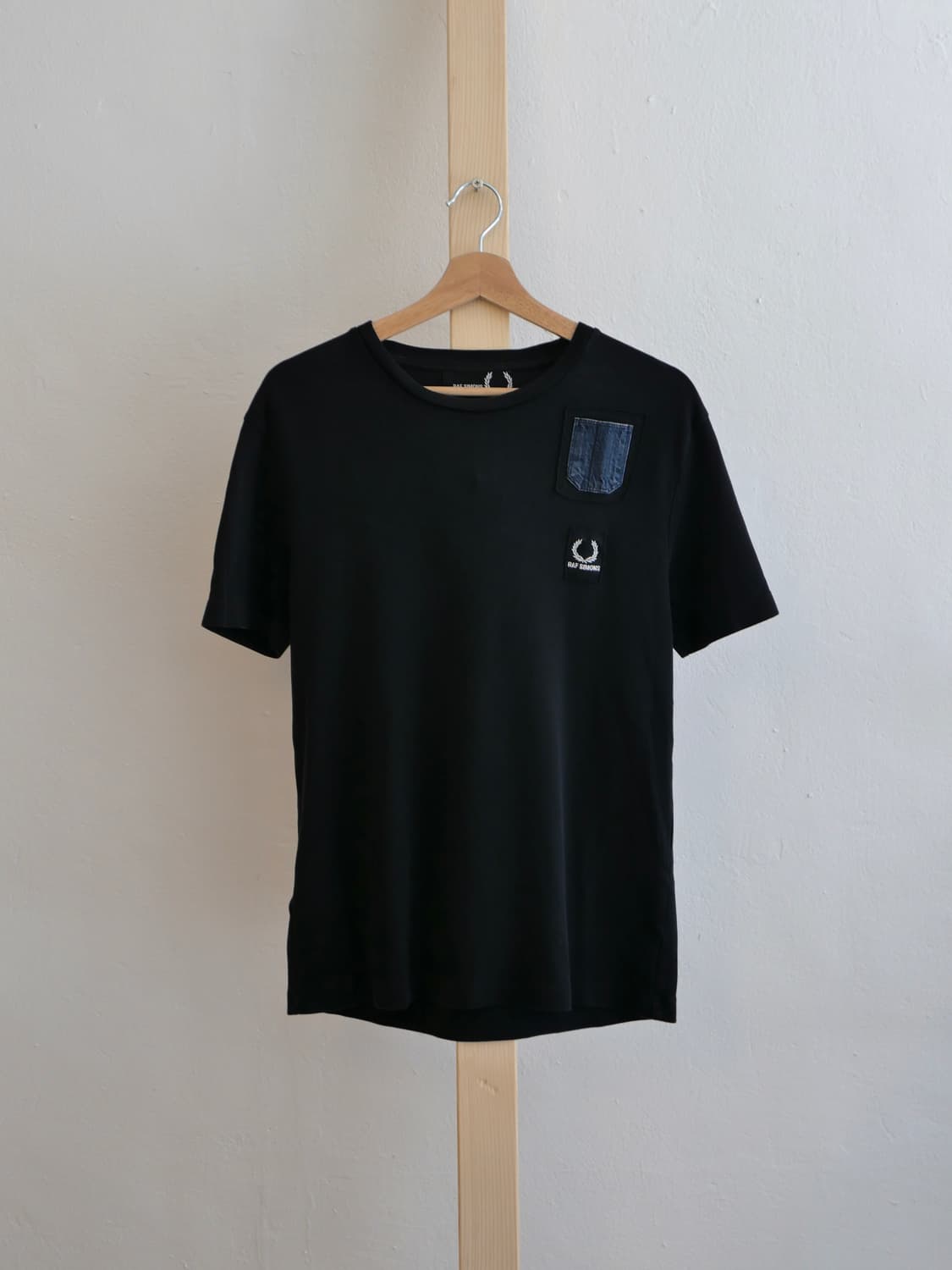 라프시몬스 x 프레드페리 반팔 상품이미지1