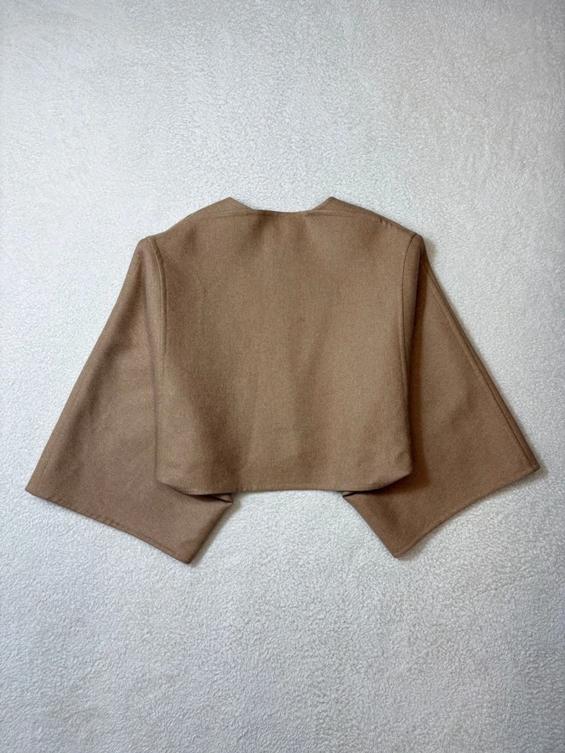 로로피아나 캐시미어 케이프 크롭 자켓 pn6164 상품이미지7