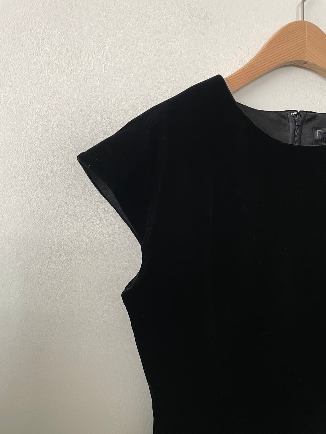 vintage black cap sleeve velvet dress 상품이미지3