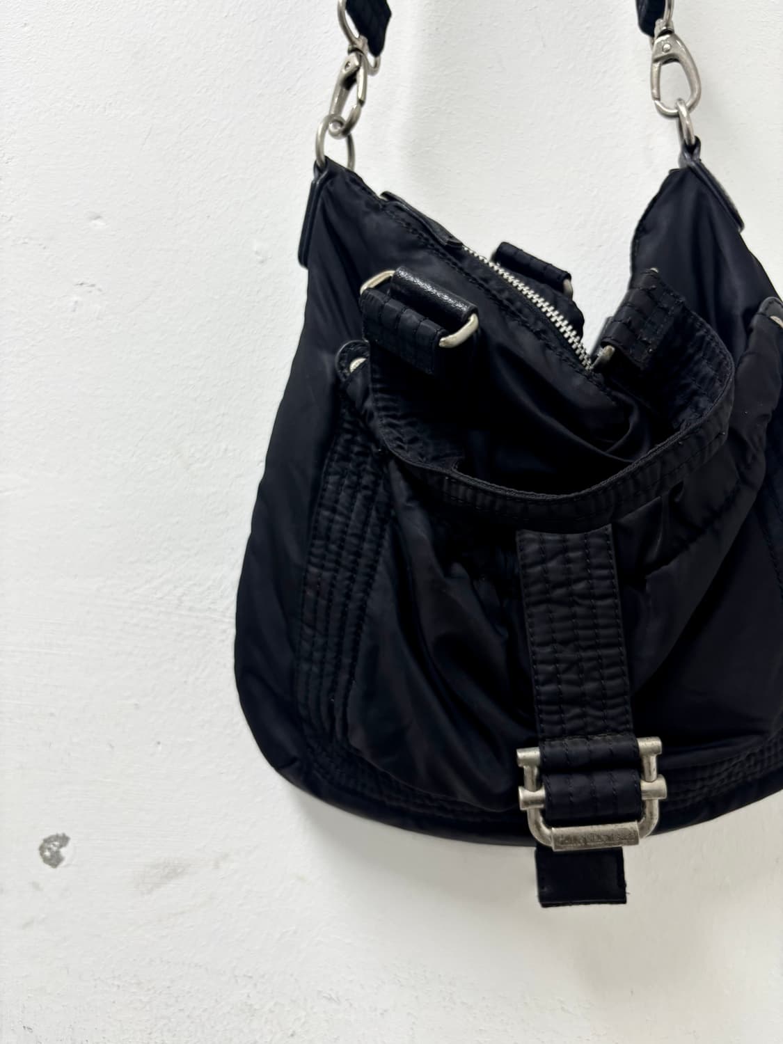 “Calvin Klein” Y2K Nylon Buckle Detail B 상품이미지7