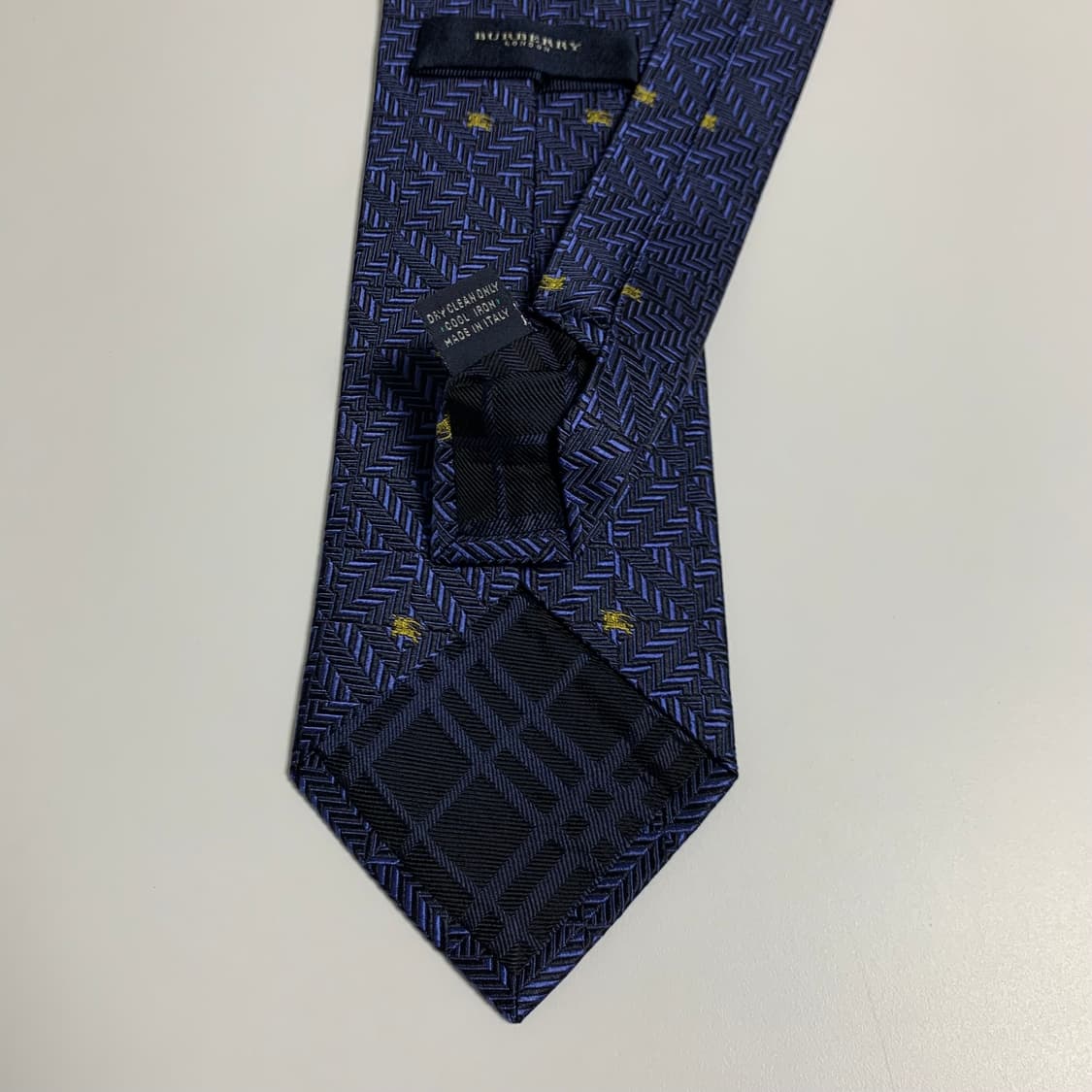 버버리(BURBERRY) 모노그램 명품넥타이 기하학적패턴 S등급 상품이미지6