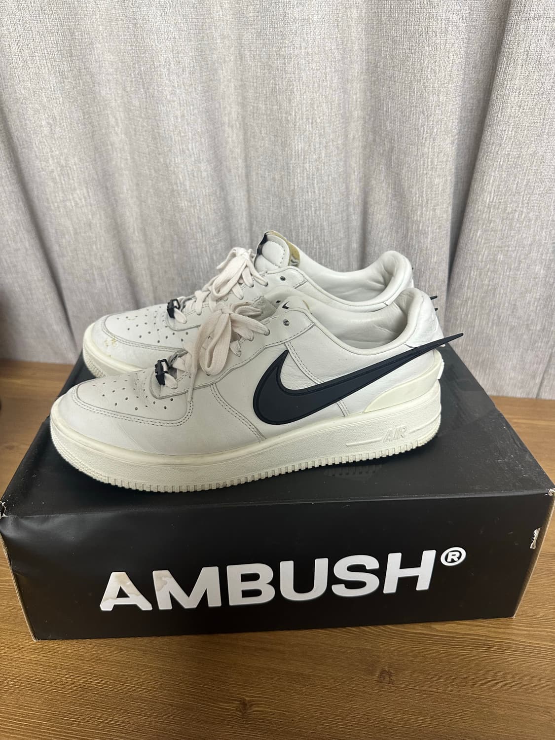 나이키 앰부쉬 에어포스 1 로우 상품이미지1