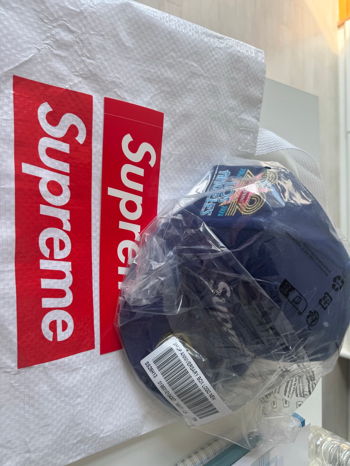 슈프림 뉴에라 박스로고 상품이미지1