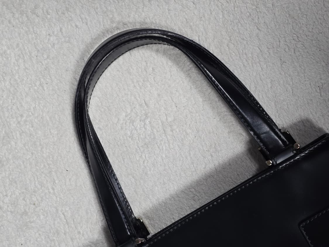 Ferragamo 페라가모 간치니 블랙 레더 토트백 상품이미지7