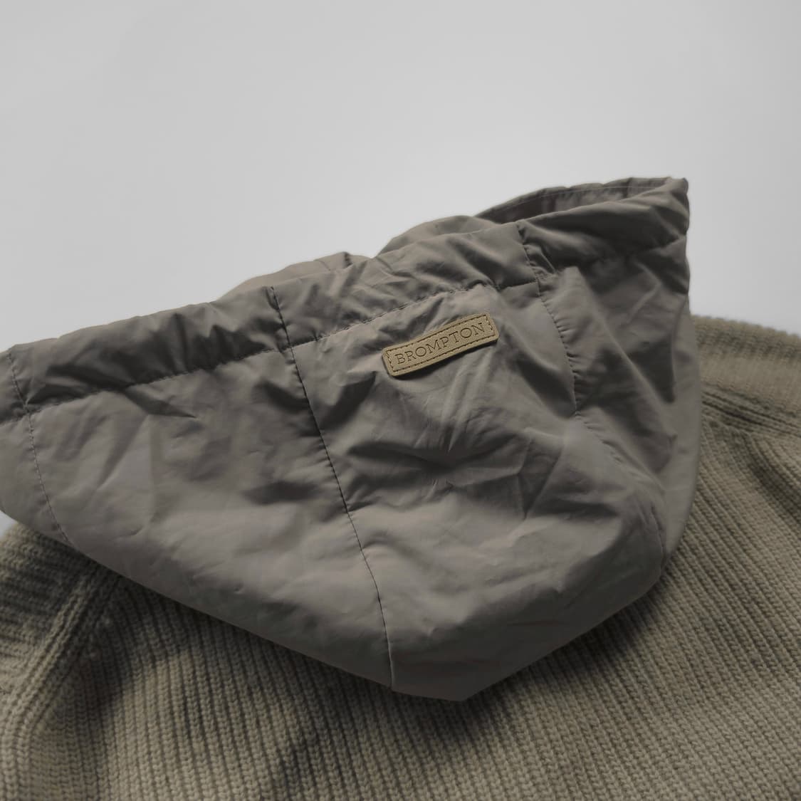 브롬톤런던 미니멀 후디 니트 자켓 베이지 (M) 상품이미지4