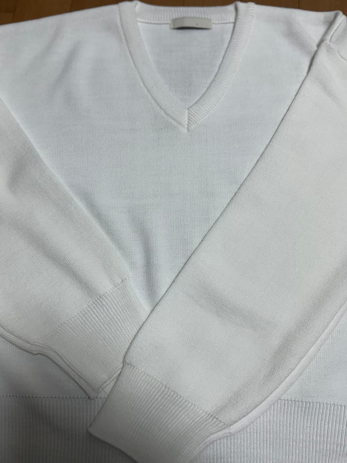 브이넥 니트 아이보리 네이비 상품이미지3