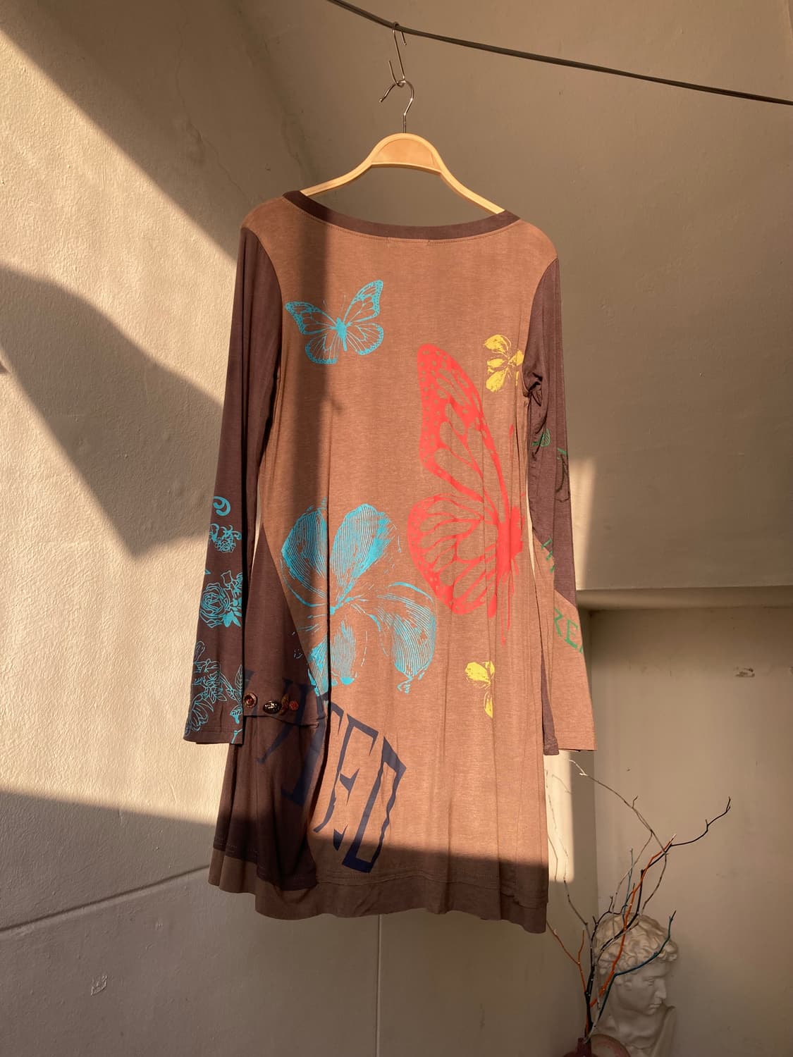 빈티지 디테일 가득 언발 티셔츠 상품이미지5