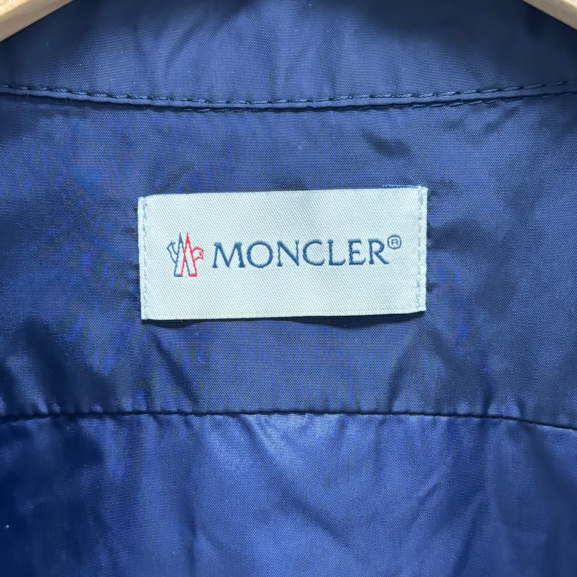 [L]몽클레어 와펜패치 반팔 셔츠 상품이미지3