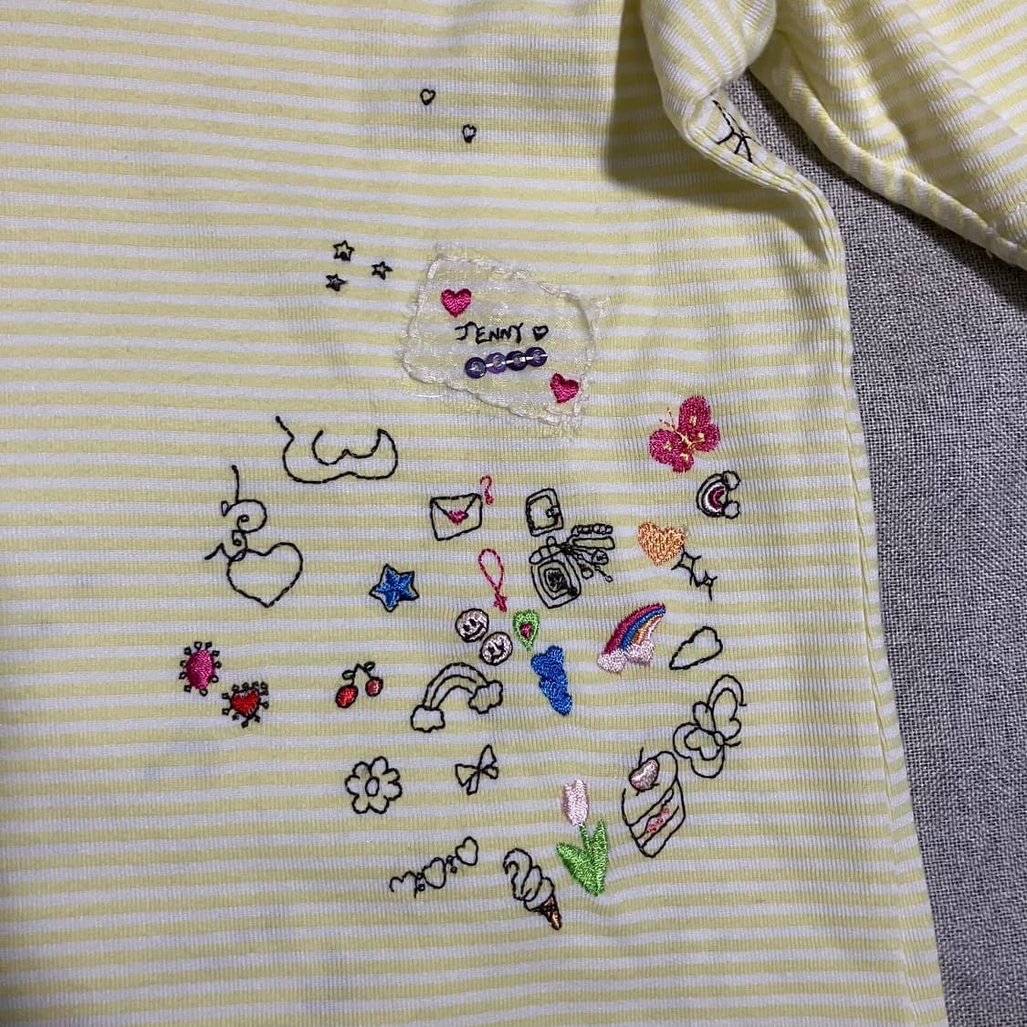 [OS] 제니팩스 옐로 스트라이프 자수 티셔츠 상품이미지4