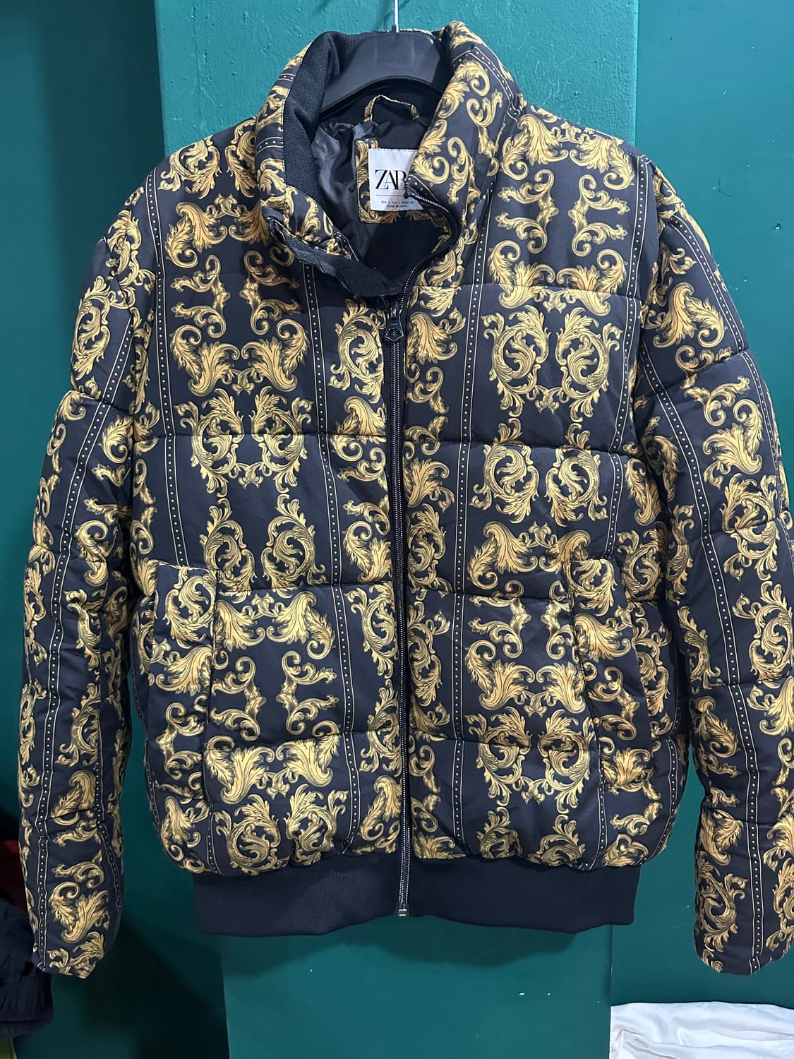 자라 블랙골드 패턴 패딩점퍼105 상품이미지1