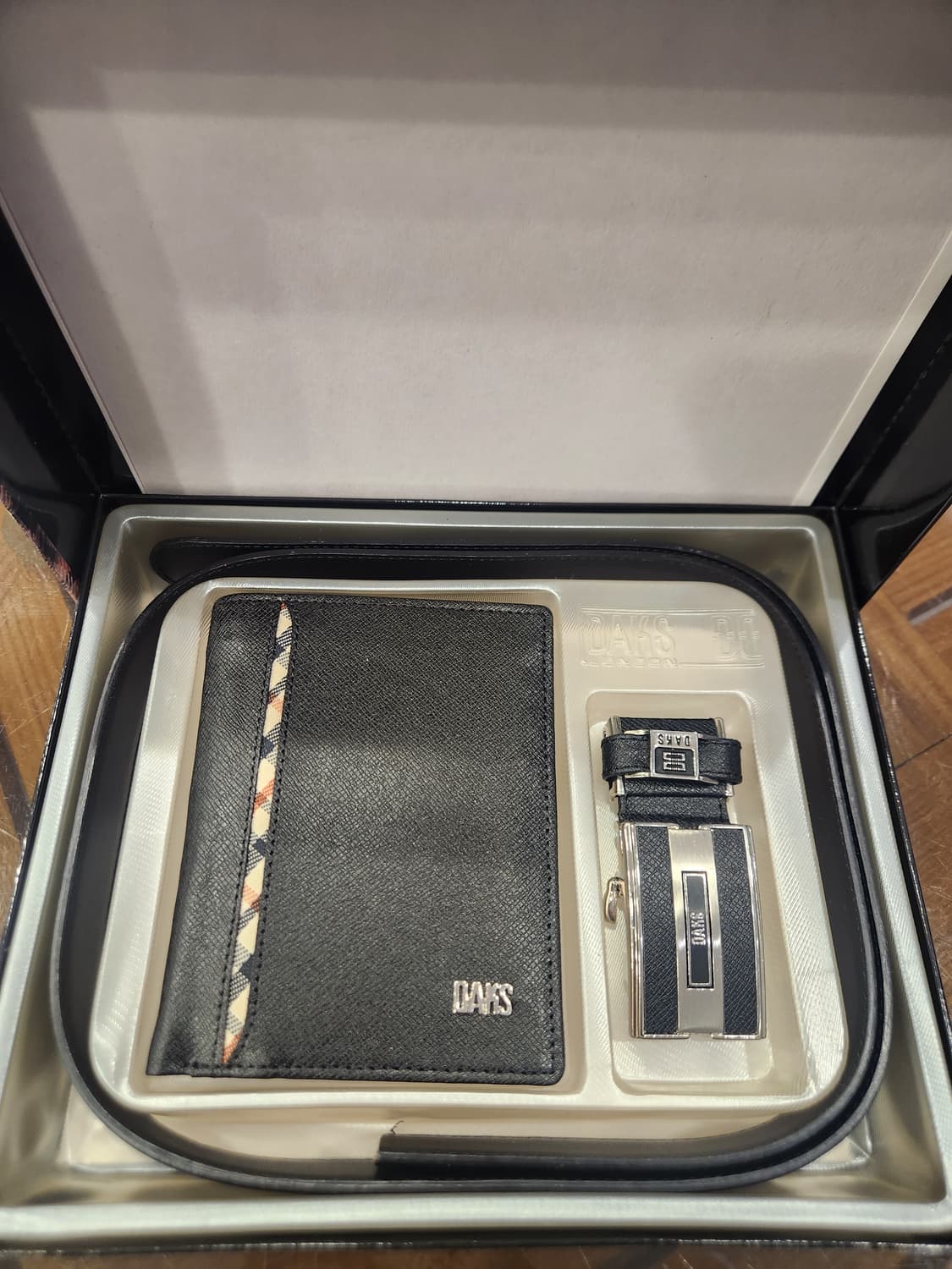 새상품/풀박스] 닥스(DAKS) 남성 소가죽 지갑 & 자동벨트 선물세트 상품이미지1