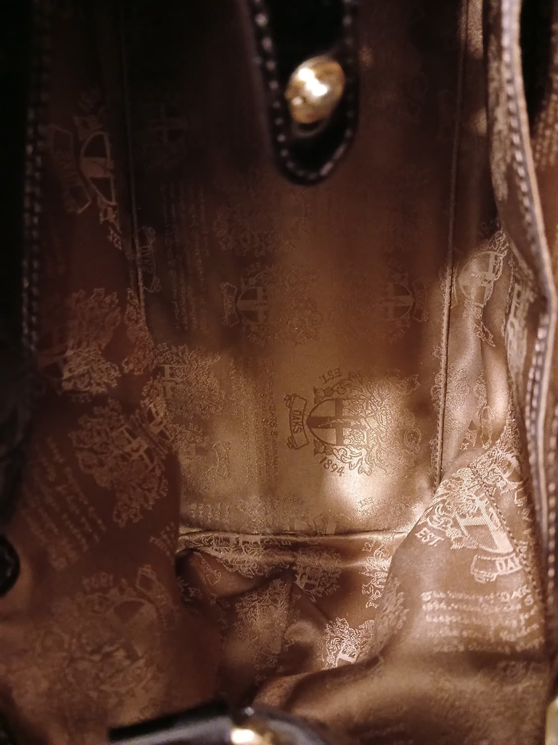 닥스 정품 에나멜 소재 가방 상품이미지8