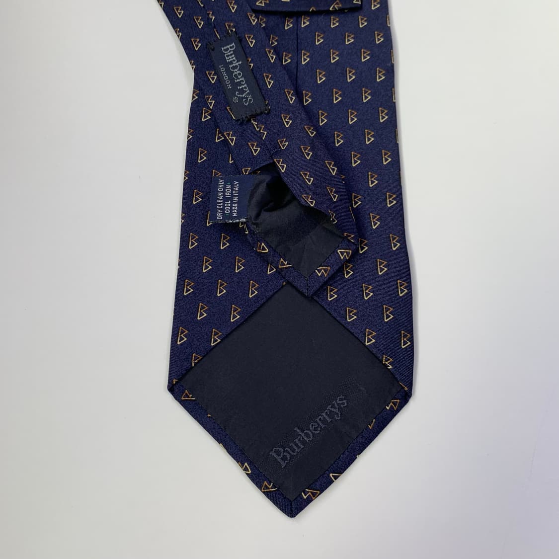 버버리(BURBERRY) 모노그램 명품넥타이 A-A+등급 100실크 상품이미지6