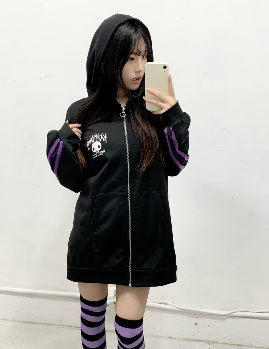 [SANRIO] 쿠로미 펑크 해골 후드집업 상품이미지2