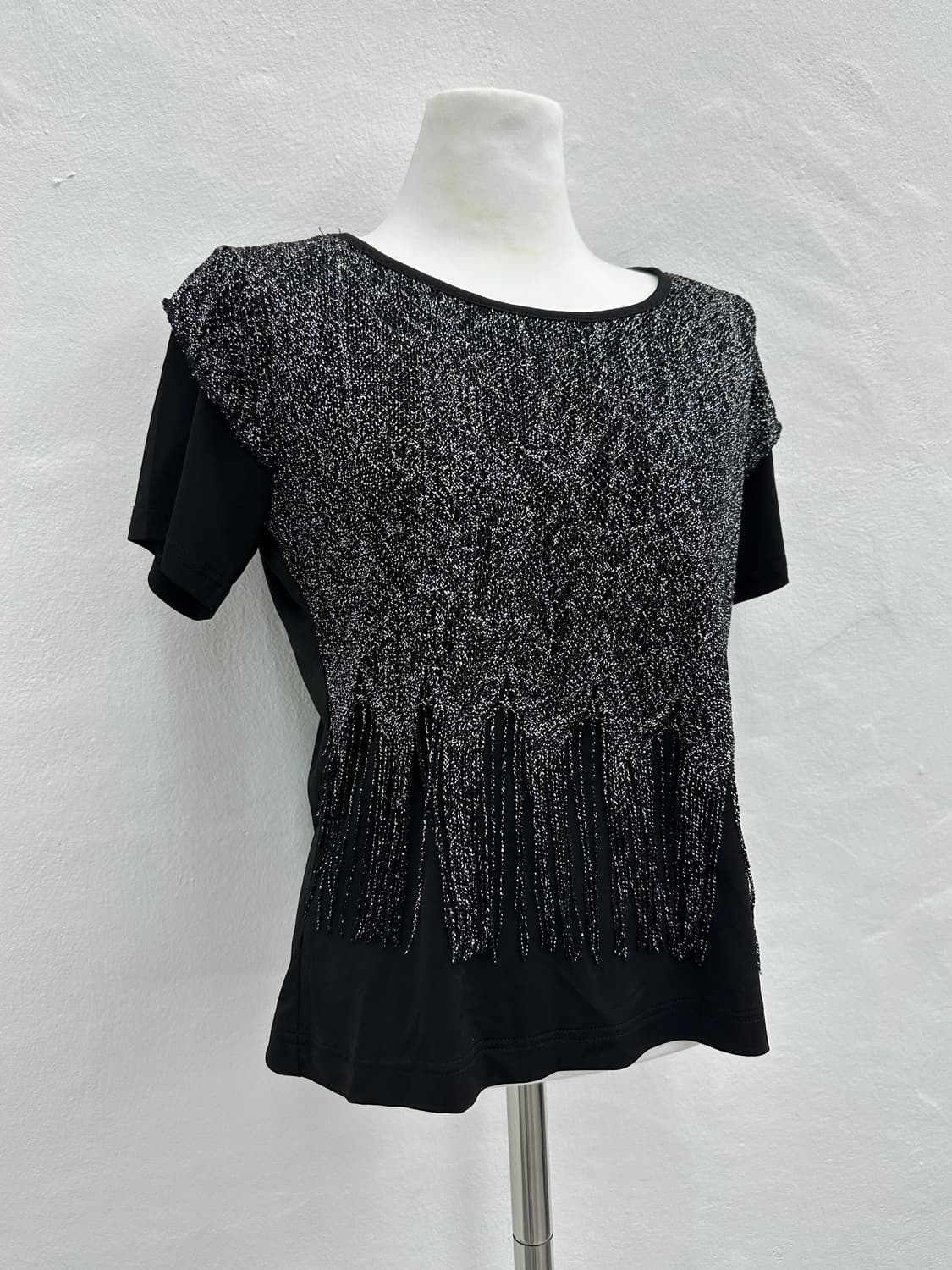 Vintage metallic fringe detail tee 상품이미지1