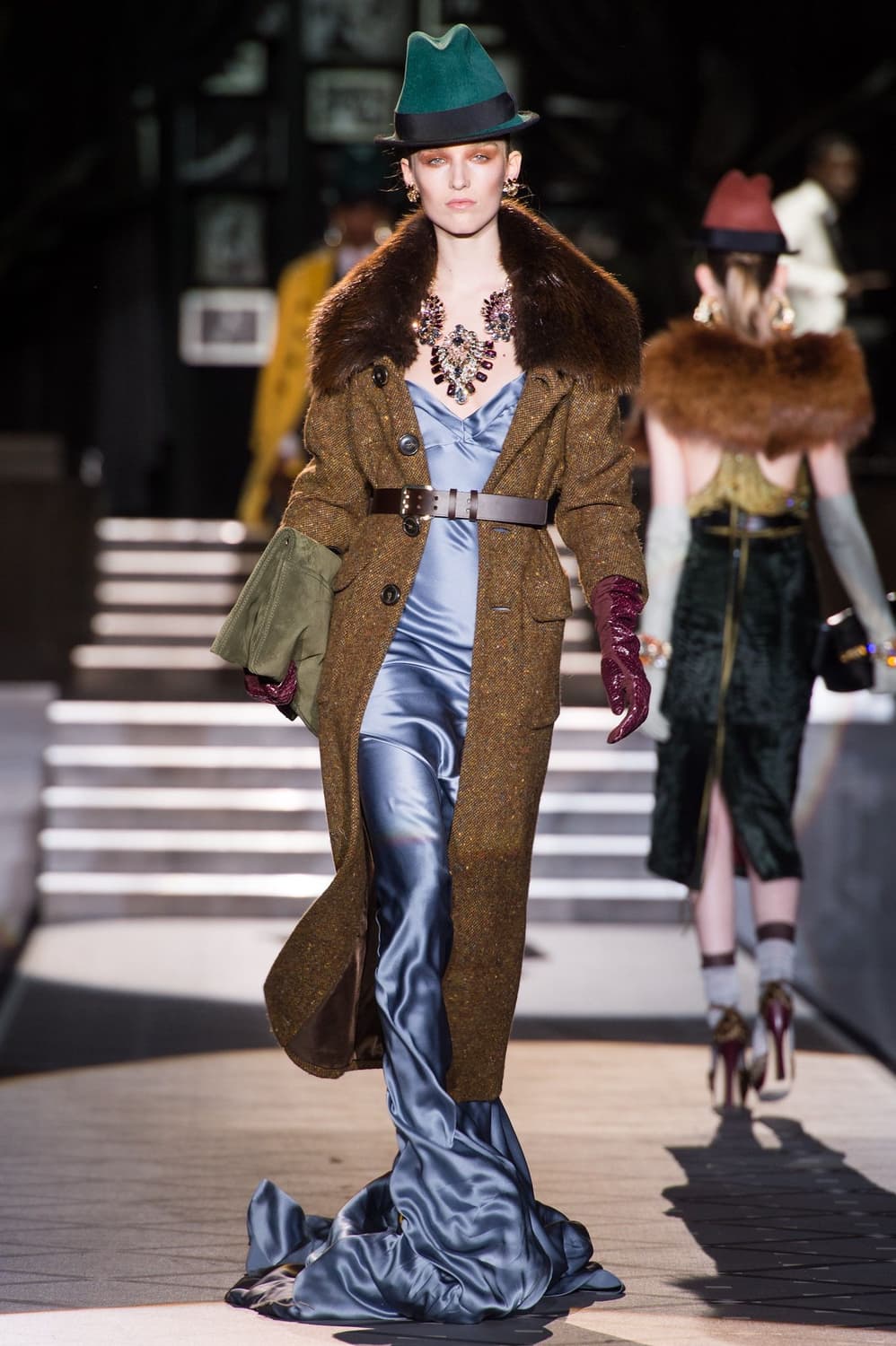 디스퀘어드 2013FW 런웨이 비버 퍼 울 코트 상품이미지2