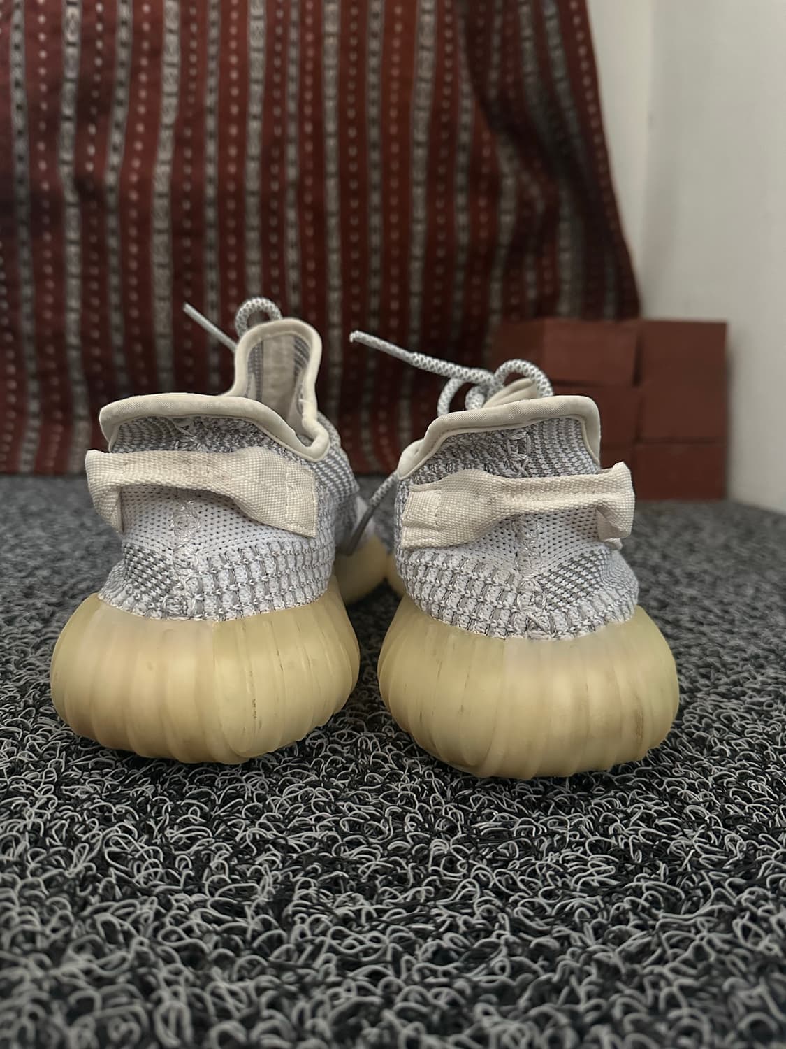 아디다스 이지 부스트 350 V2  상품이미지4