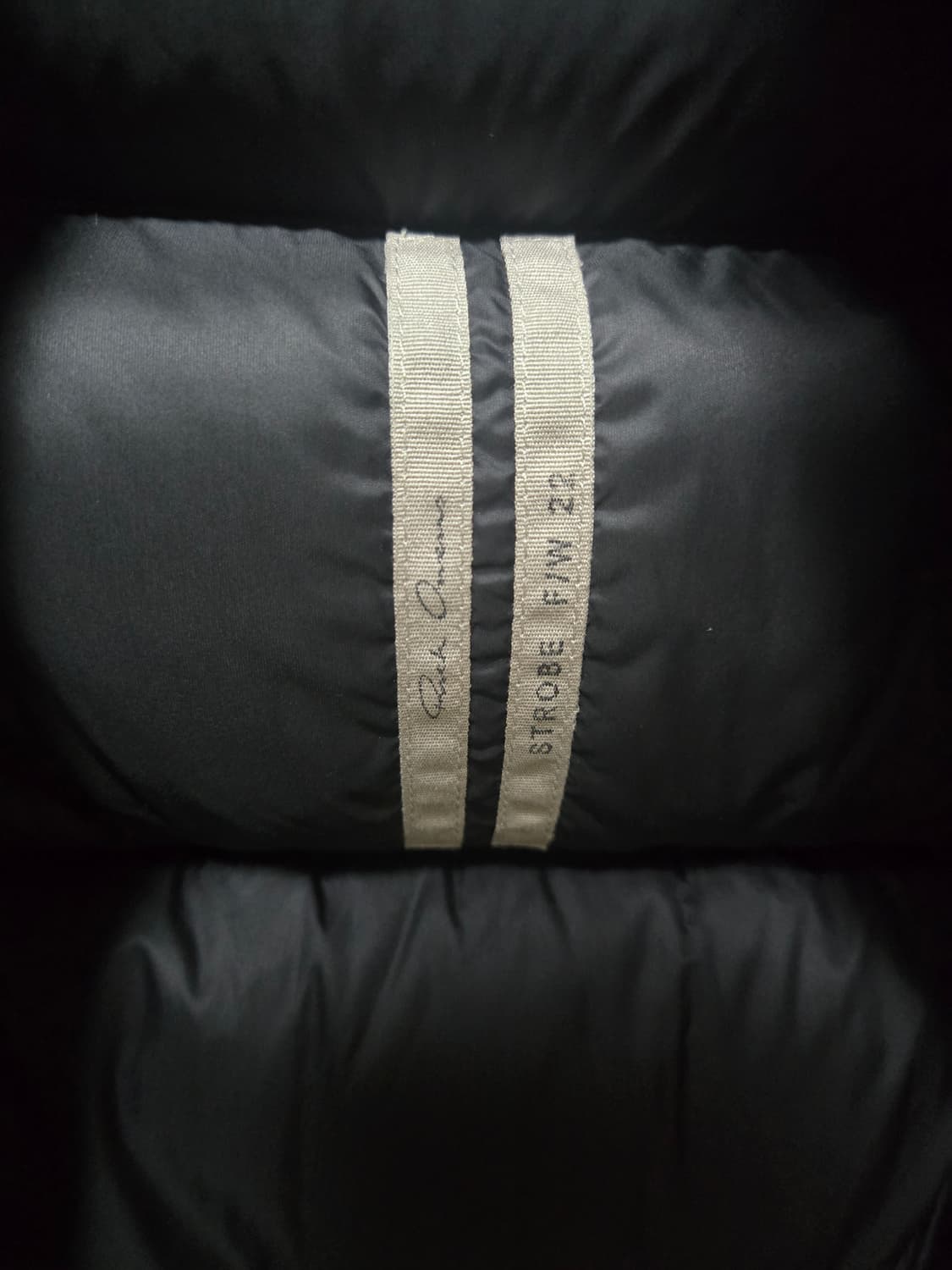 릭오웬스 김프 베스트 구스 다운 푸퍼 후드 조끼 블랙 상품이미지7