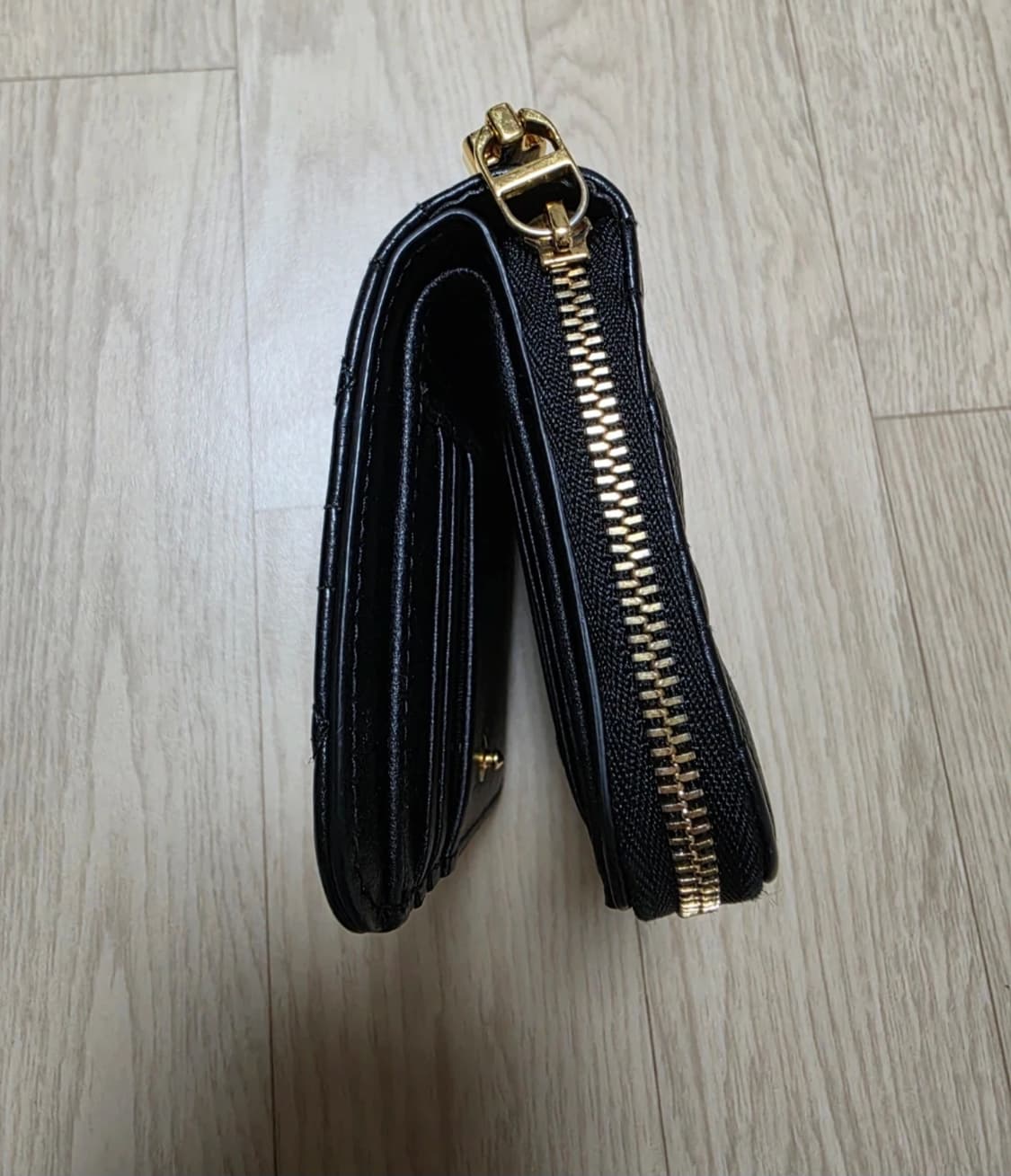 디올 카로 스칼렛 블랙 반지갑 판매합니다 상품이미지6