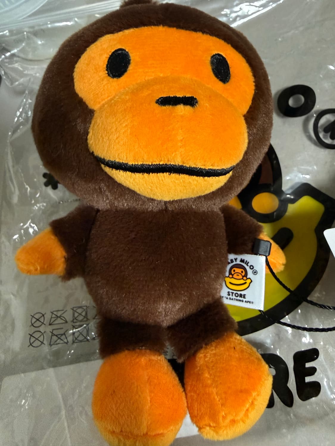 베이프 베이비 마일로 플러시 돌 키체인 브라운 상품이미지1