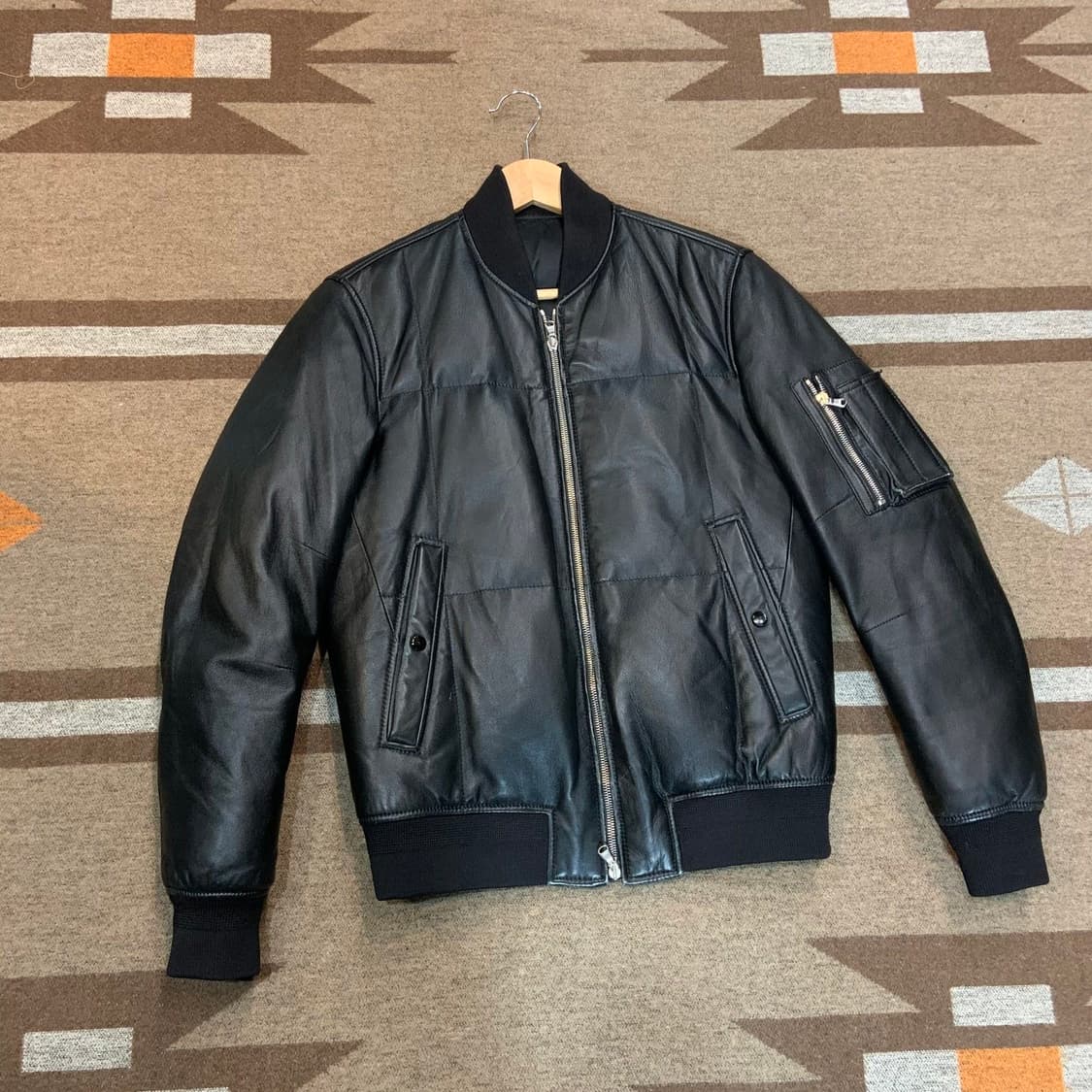 솔리드옴므 양가죽 구스다운 패딩 봄버 자켓 M 람포지퍼 상품이미지1