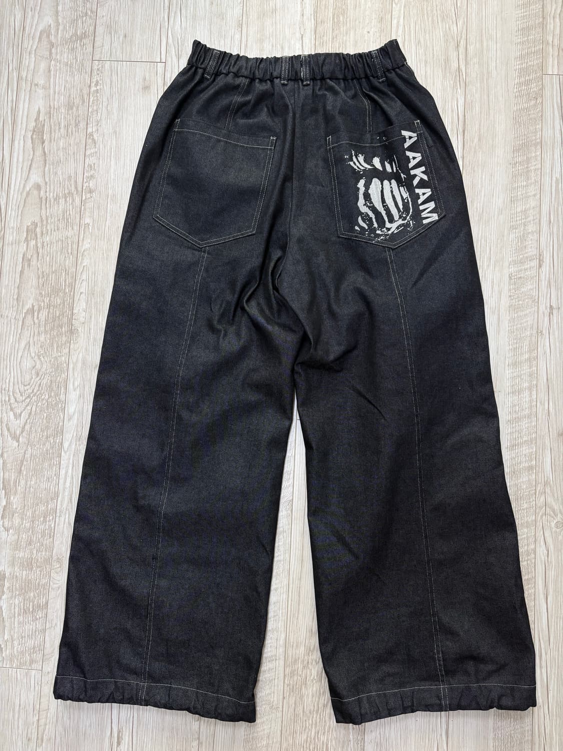 아캄 핀턱 데님팬츠 블랙 2 상품이미지1