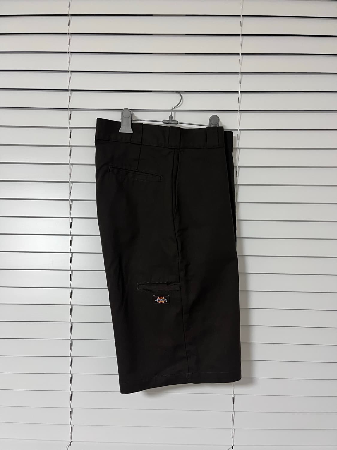 Dickies 42283 루즈핏 워크쇼츠 Dark Brown 상품이미지1