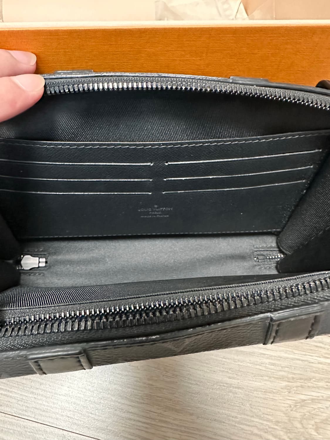 루이비통 이클립스 소프트 트렁크 월릿 크로스백 상품이미지3