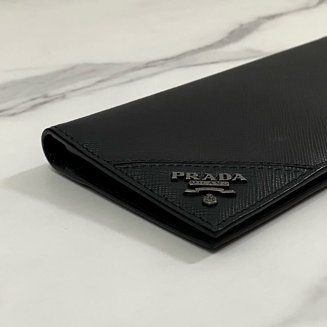 프라다 사피아노 레더 메탈로고 장지갑 블랙 2MV836 상품이미지3