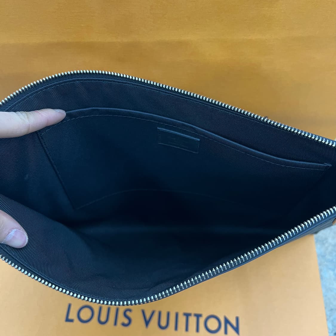 (풀박) 루이비통 디스커버리 포쉐트 클러치백 상품이미지5