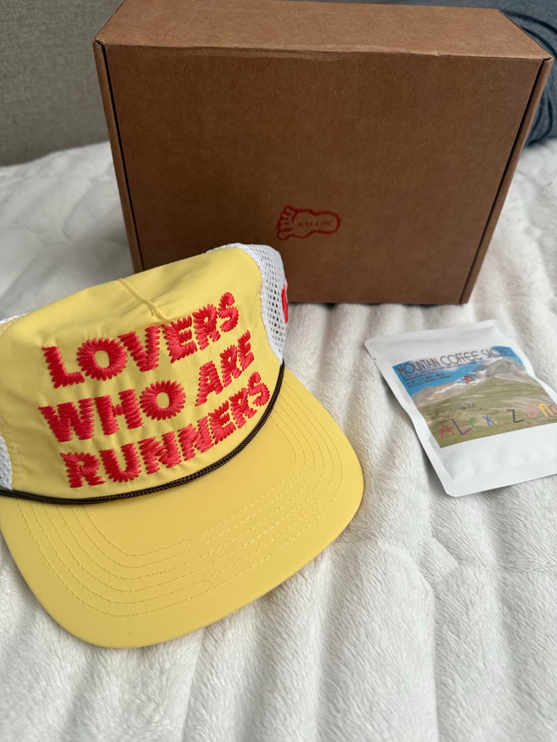 [os] 알렉스 조노 러버스 후 알 러너스 트러커 햇 옐로우 상품이미지1
