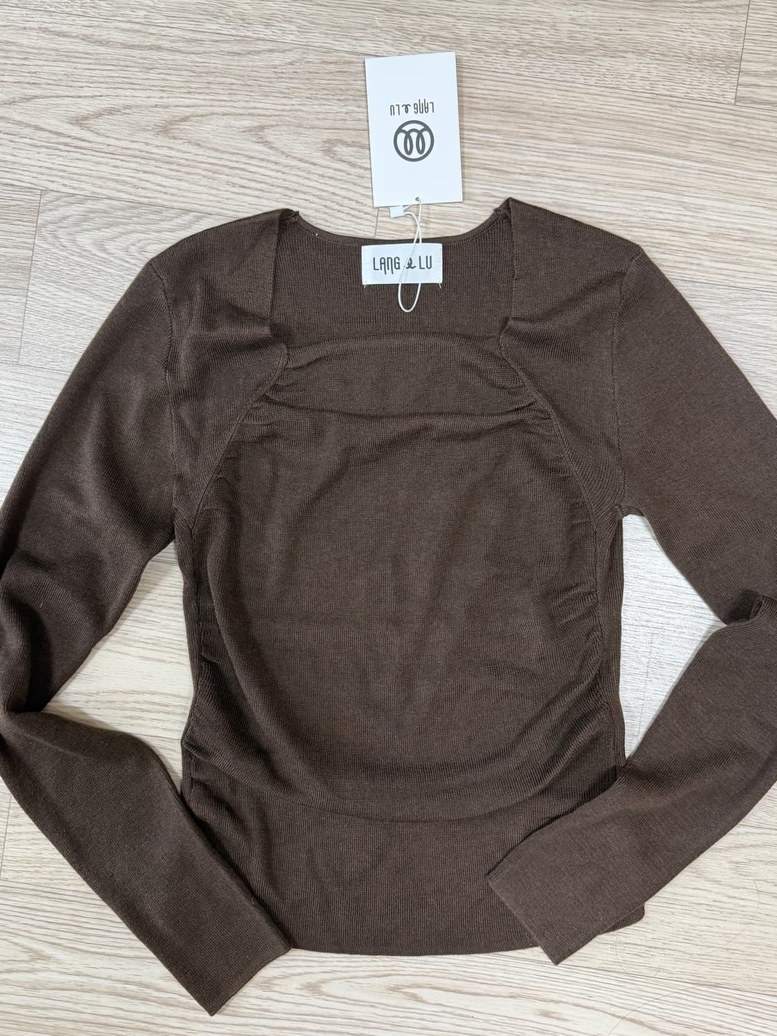 [새상품] Lang&Lu VOLI 셔링 니트 다크브라운 (품절) 상품이미지3