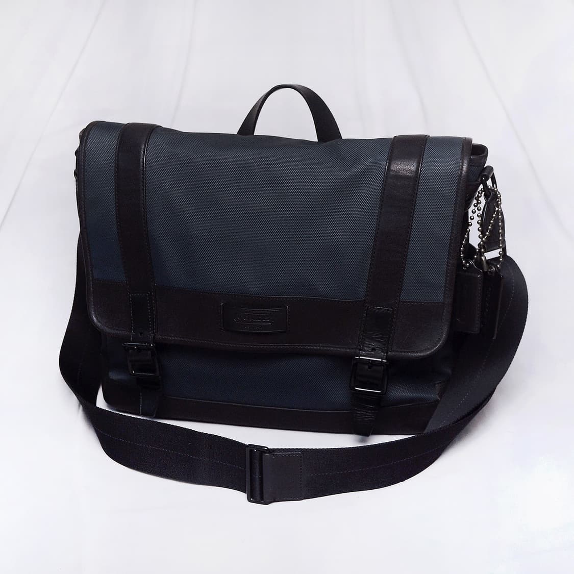 코치 (COACH) 방탄 나일론 캔버스 레더 플랩 메신저백 상품이미지1