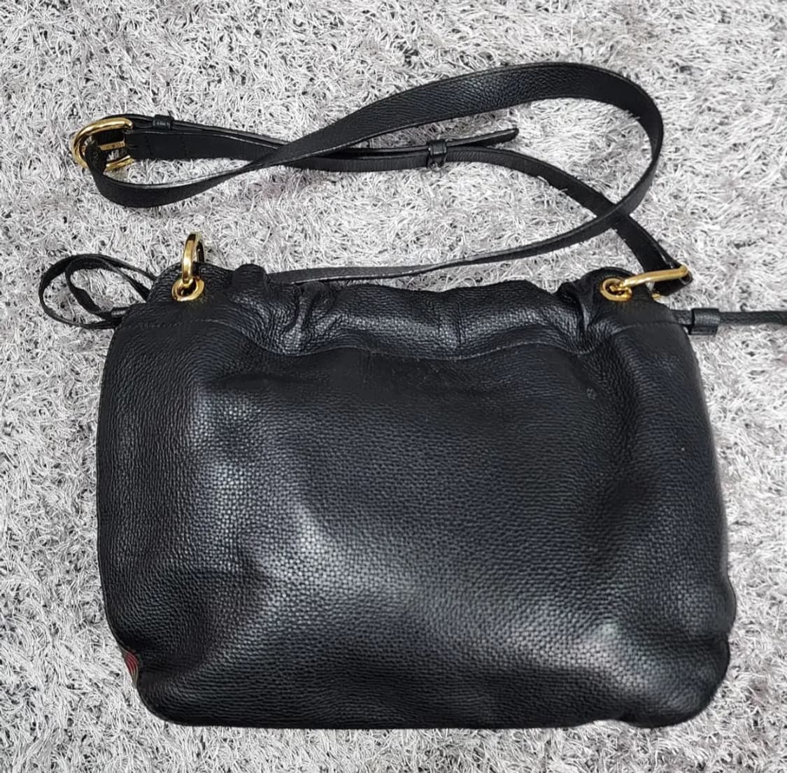 버버리 레더 크로스백 상품이미지2