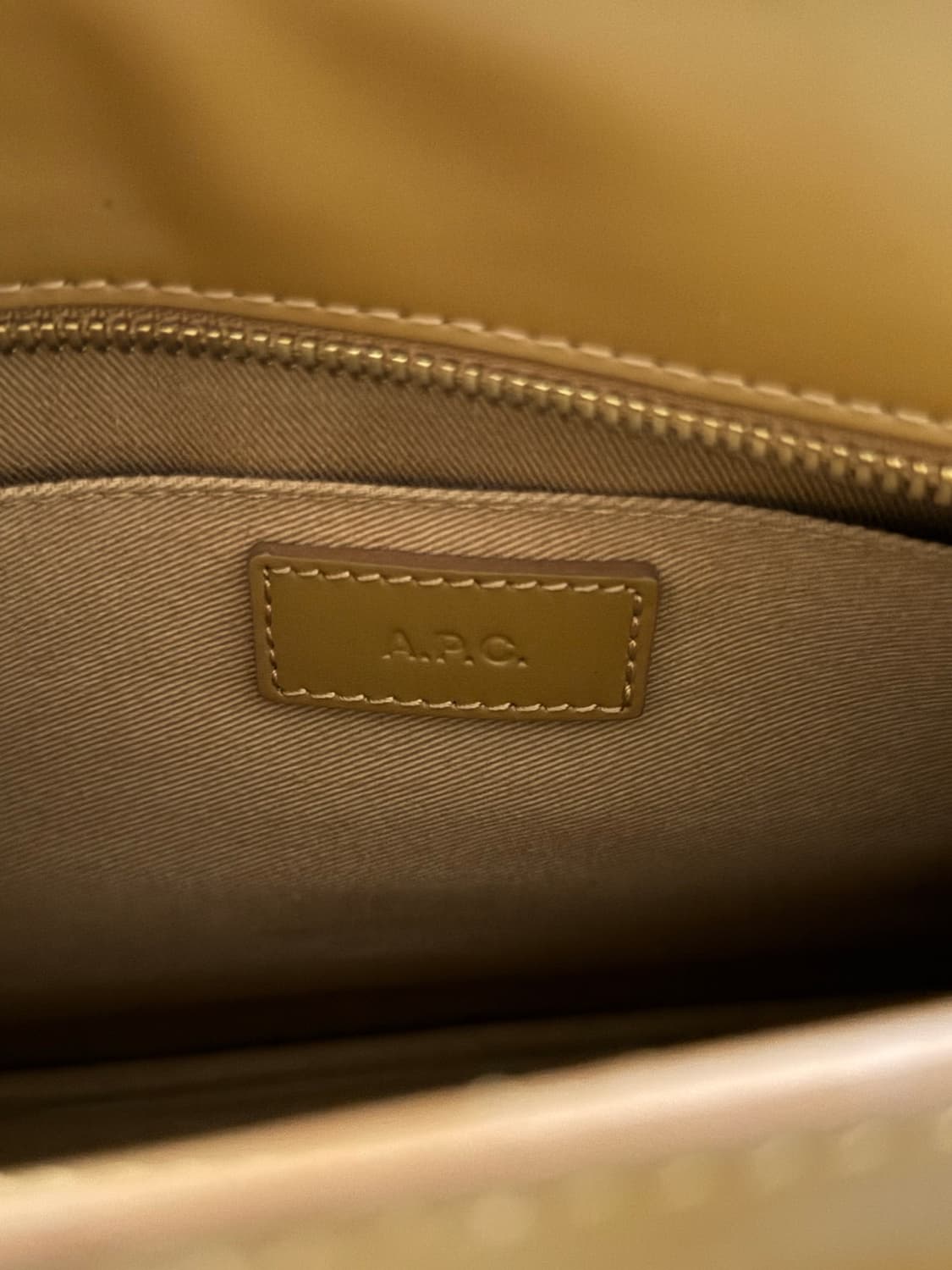 A.P.C. 아페쎄 Albane 알반백 현아백 상품이미지10