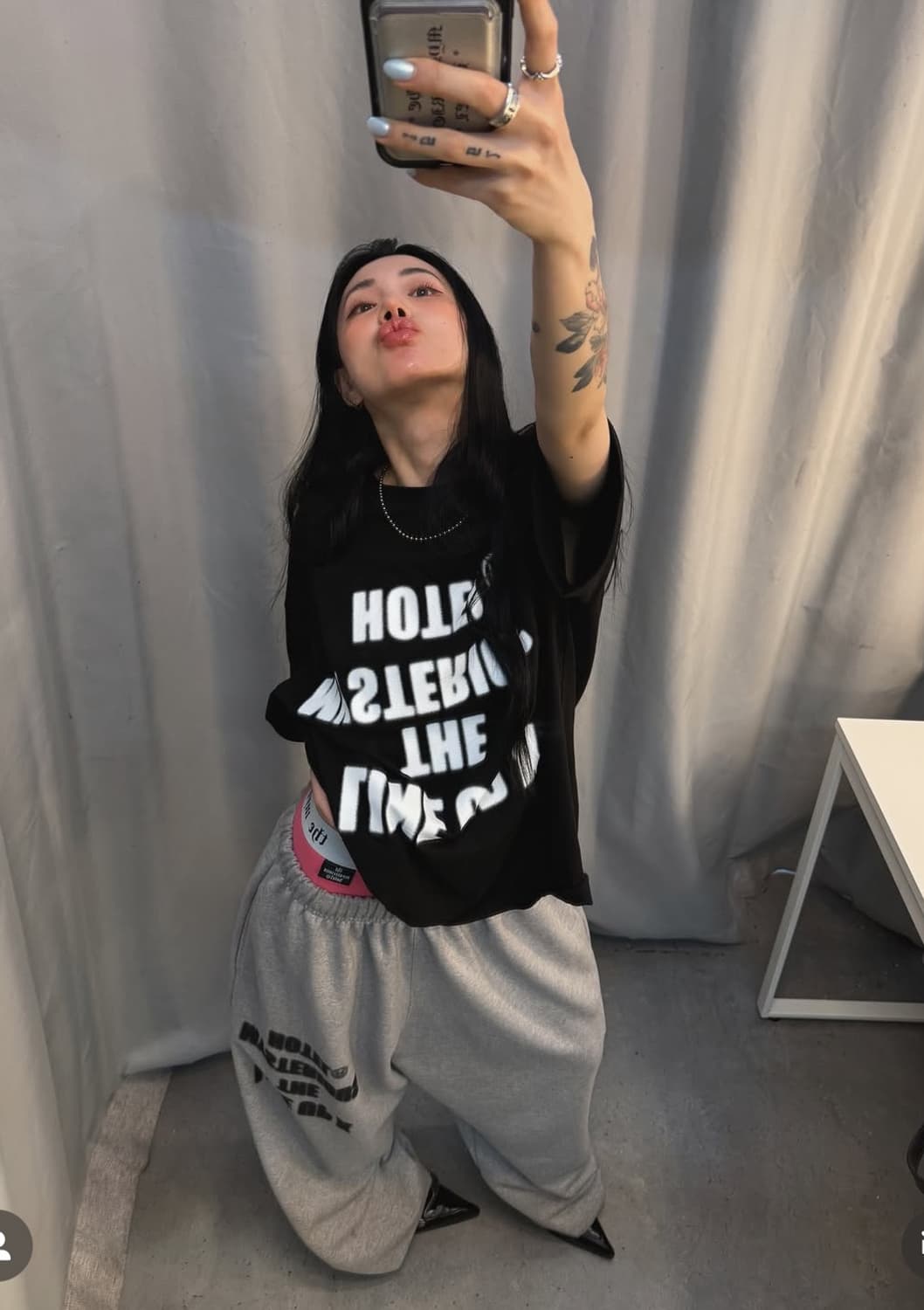 더미스테리어스호텔 X TMH 조거 팬츠 블랙 그레이 상품이미지1