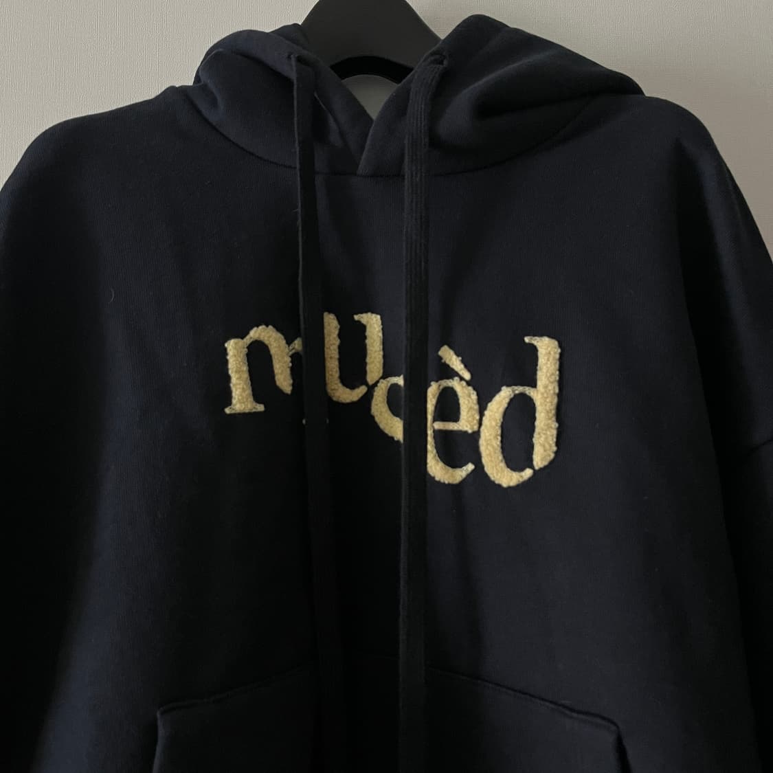 뮤제드 후드티 상품이미지2