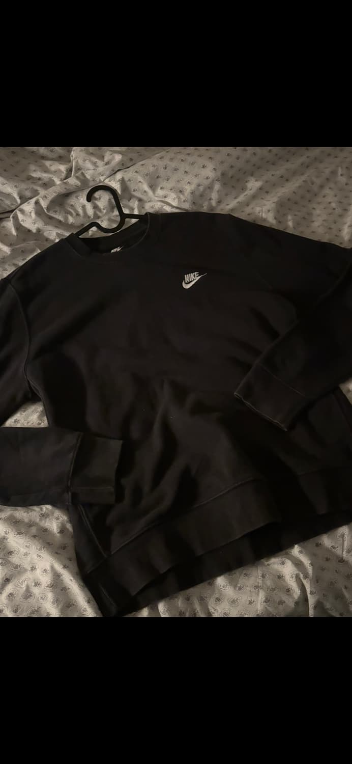 나이키블랙맨투맨 상품이미지1