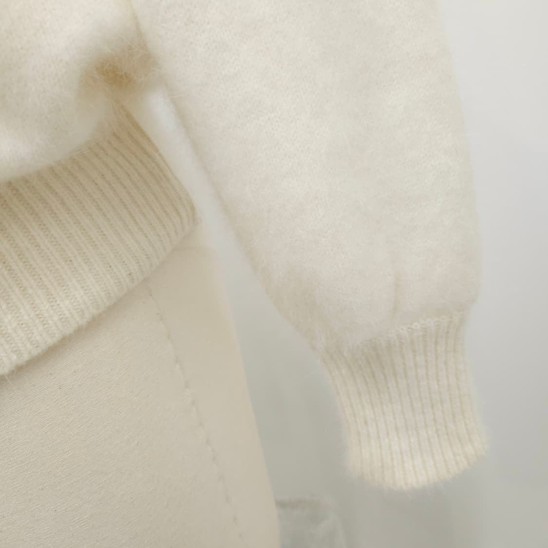 아이보리 벨벳 아플리케 포인트 니트 상품이미지6