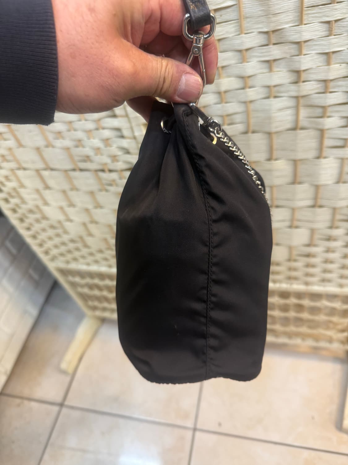 정품 프라다 나일론 파우치 버킷백 팝니다 상품이미지5