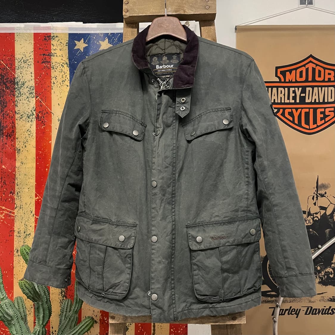 바버 인터네셔널 듀크 왁스 모터 사이클 자켓 비데일 뷰포트 상품이미지1