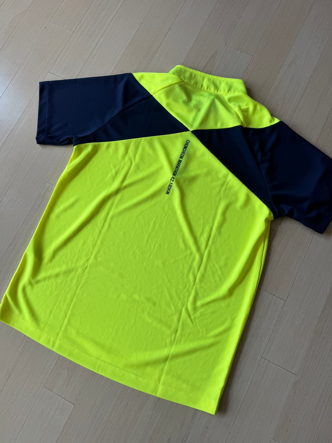 아식스 춘천 마라톤 러닝 풀코스 반업 지퍼 반팔 티셔츠 L사이즈 상품이미지3