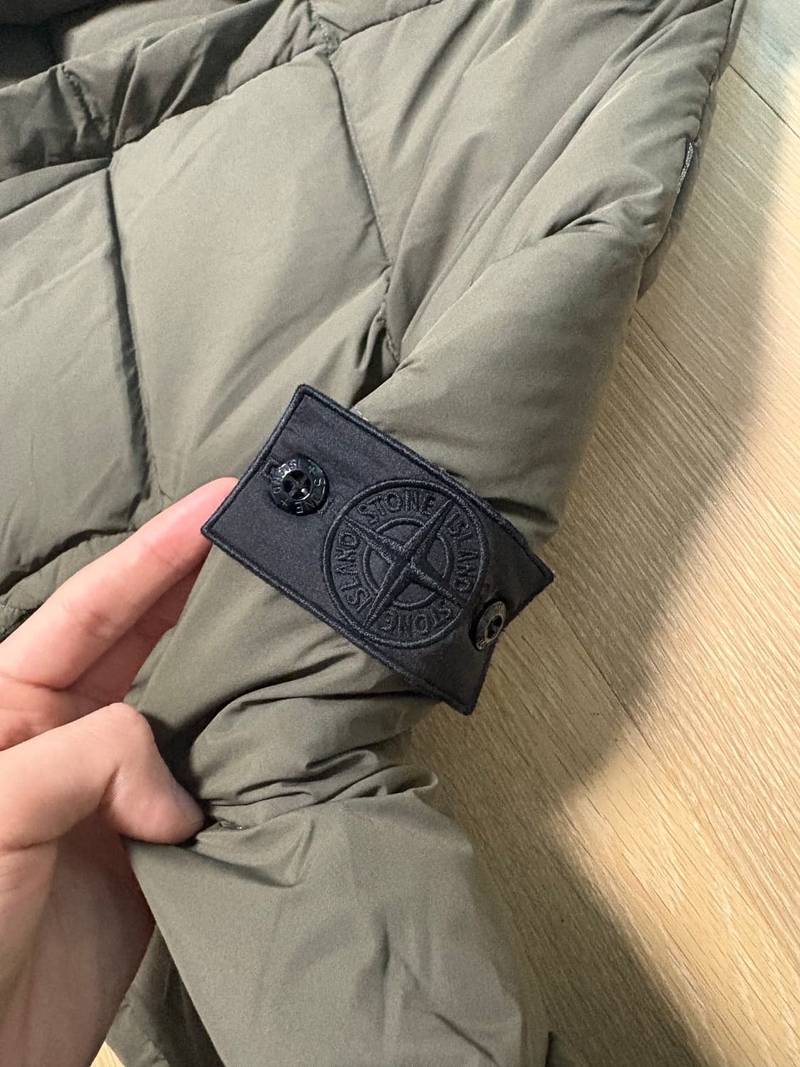 스톤아일랜드 올리브 패딩 상품이미지3