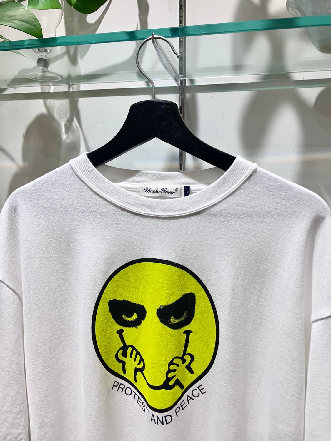언더커버 "Protest and Peace" tee 상품이미지3