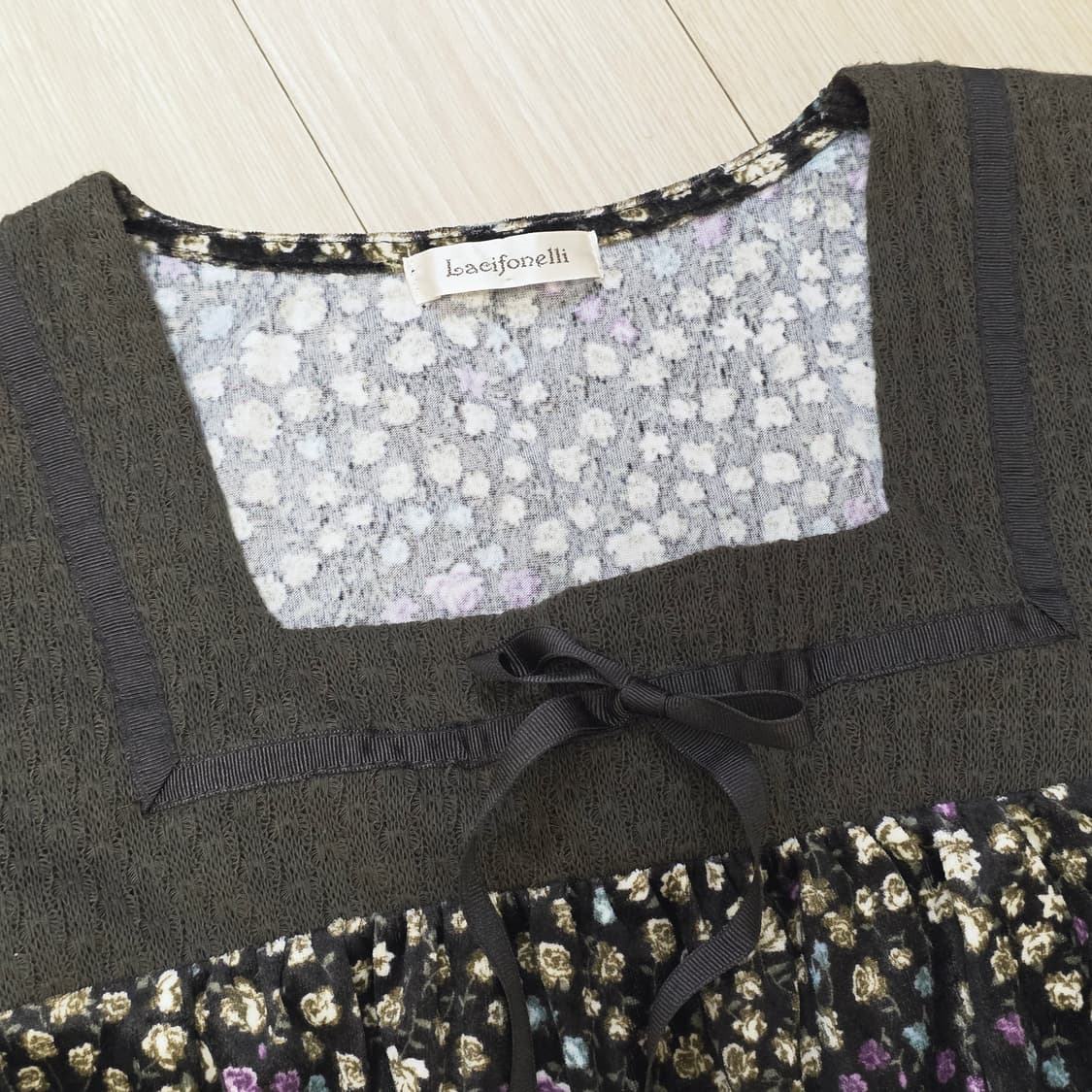 블랙x퍼플 보헤미안 잔꽃무늬 벨벳 스퀘어넥 원피스 상품이미지4