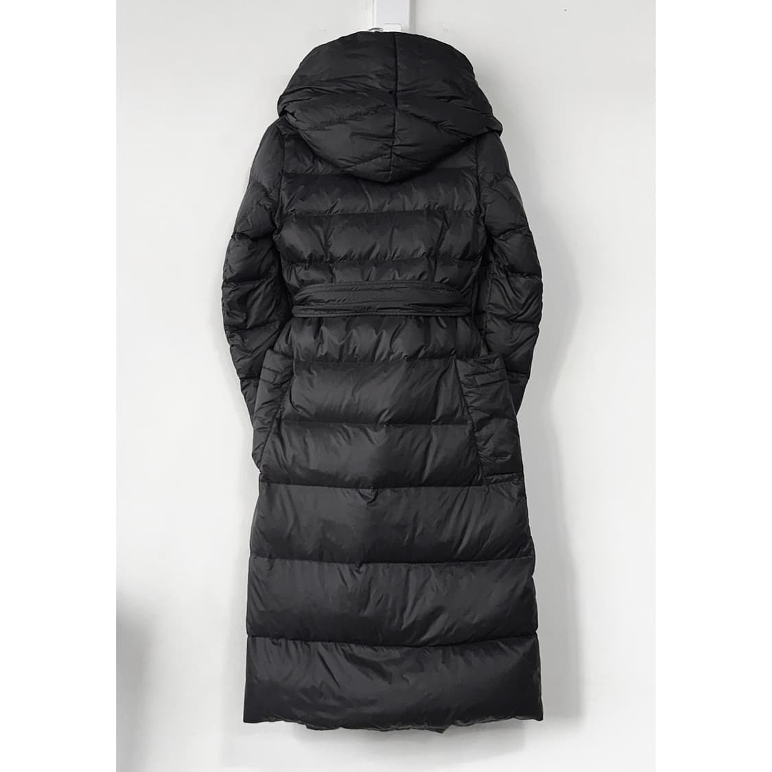 아르마니 벨티드 다운 블랙 롱 패딩 상품이미지5